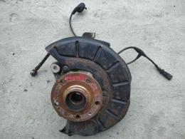Кулак поворотный передний левый Volkswagen Passat (B6) 2005-2010