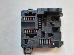 Блок предохранителей Renault Scenic (II) 2003-2009