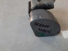 Петля двери передняя правая нижняя Renault Scenic (II) 2003-2009