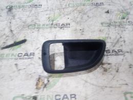 Накладка ручки задней левой двери Hyundai Santa Fe (I) 2000-2012