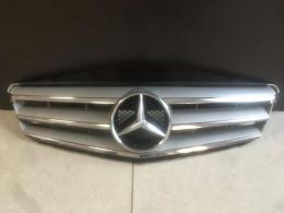 Решетка радиатора Mercedes C-Class (W204) 2006-2015