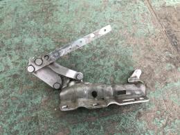 Петля капота правая Mercedes C-Class (W203) 2000-2008