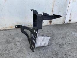Кронштейн левой фары BMW 5 Series (E60) 2002-2010