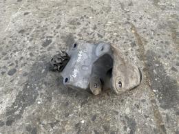 Опора двигателя правая Peugeot 407 2004-2011 
