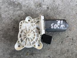 Моторчик стеклоподъемника передней правой двери Mercedes C-Class (W203) 2000-2008
