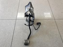 Педаль тормоза Opel Astra (H) 2004-2014