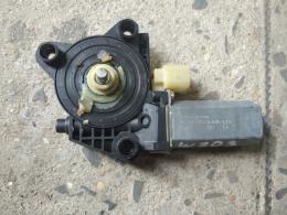Моторчик стеклоподъемника задней правой двери Mercedes C-Class (W203) 2000-2008