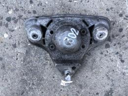 Кронштейн переднего амортизатора Audi A6 (C5) 1997-2004