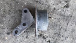 Опора двигателя левая Opel Astra (H) 2004-2014 