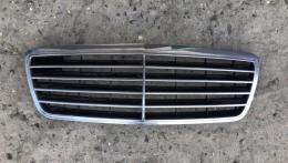 НЕТ В НАЛИЧИИ Решетка радиатора Mercedes E-Class (W210) 1995-2003