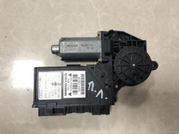 Моторчик стеклоподъемника передней левой двери Audi A4 (B6) 2000-2006