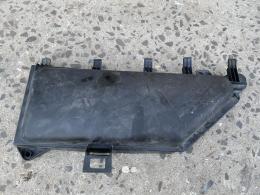 Крышка салонного фильтра правая BMW 5 Series (E60) 2002-2010