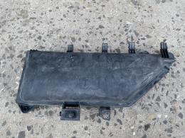 Крышка салонного фильтра правая BMW 5 Series (E60) 2002-2010