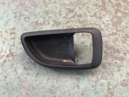 Накладка ручки передняя правая Hyundai Santa Fe (I) 2000-2005
