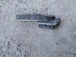 Петля капота правая Audi A4 (B6) 2000-2006