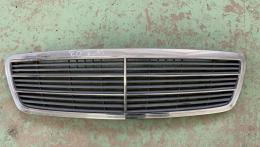 Решетка радиатора Mercedes C-Class (W203) 2000-2008
