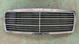 НЕТ В НАЛИЧИИ Решетка радиатора Mercedes C-Class (W202) 1997-2001