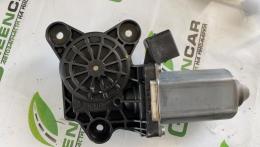 Моторчик стеклоподъемника передней правой двери Mercedes C-Class (W203) 2000-2008