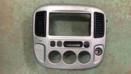 Накладка на торпедо Ford Escape (I) 2000-2005 