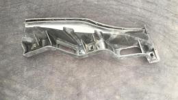 Кронштейн переднего бампера левый Volkswagen Passat (B6) 2005-2010 