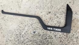 Молдинг передней правой двери Ford Transit 2000-2006   