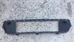 Решетка в передний бампер центральная BMW X5 (E70) 2006-2013  