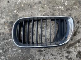 Решетка радиатора левая BMW 1 Series (E87) 2004-2011