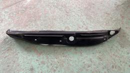 Уплотнитель передней левой двери Mercedes E-Class (W211) 2002-2009 