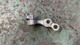 Петля задней правой двери нижняя Ford C-Max (I) 2003-2010