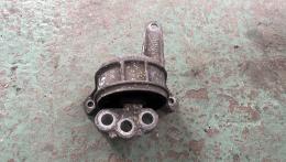Опора двигателя правая Opel Zafira (B) 2005-2014 