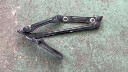  НЕТ В НАЛИЧИИ Петля крышки багажника левая Lexus GS (III) 2004-2011