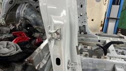 Петля задней правой двери верхняя Mitsubishi ASX (I) 2010>