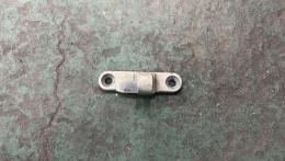 Петля задней левой двери нижняя Mercedes E-Class (W211) 2002-2009