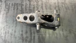 Кронштейн переднего правого рычага Lexus LS 460/600 (IV) 2006-2012  