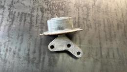 Опора двигателя левая Opel Astra (H) 2004-2014  