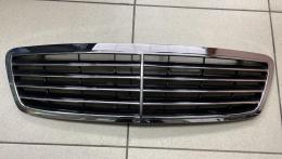 Решетка радиатора Mercedes C-Class (W203) 2000-2008
