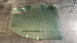 Стекло задней правой двери Mitsubishi Carisma (I) 1995-2003  