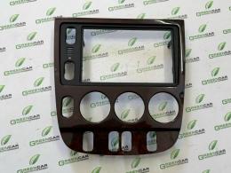 Накладка декоративная магнитолы Mercedes M-Class (W163) 1997-2005