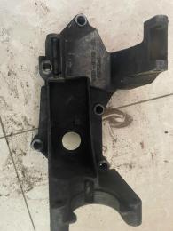 Кронштейн крепления генератора Ford Transit/Tourneo Connect (I) 2002-2013